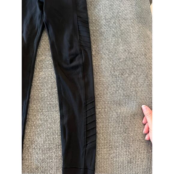 Athleta girl Moto stash tights-M 8/10 - Picture 4 of 5